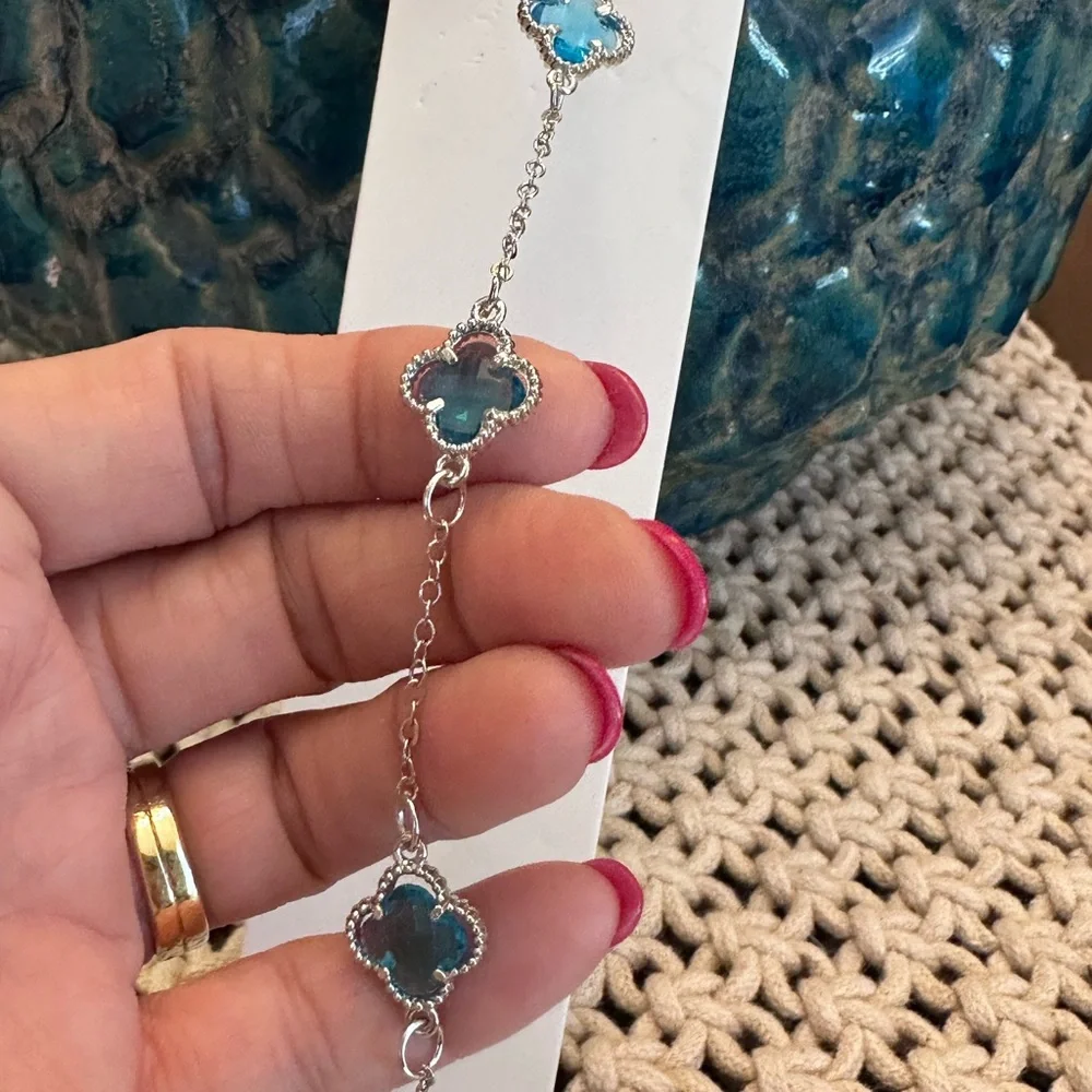 Elegant Silver‎ and Blue Clover Necklace NWT